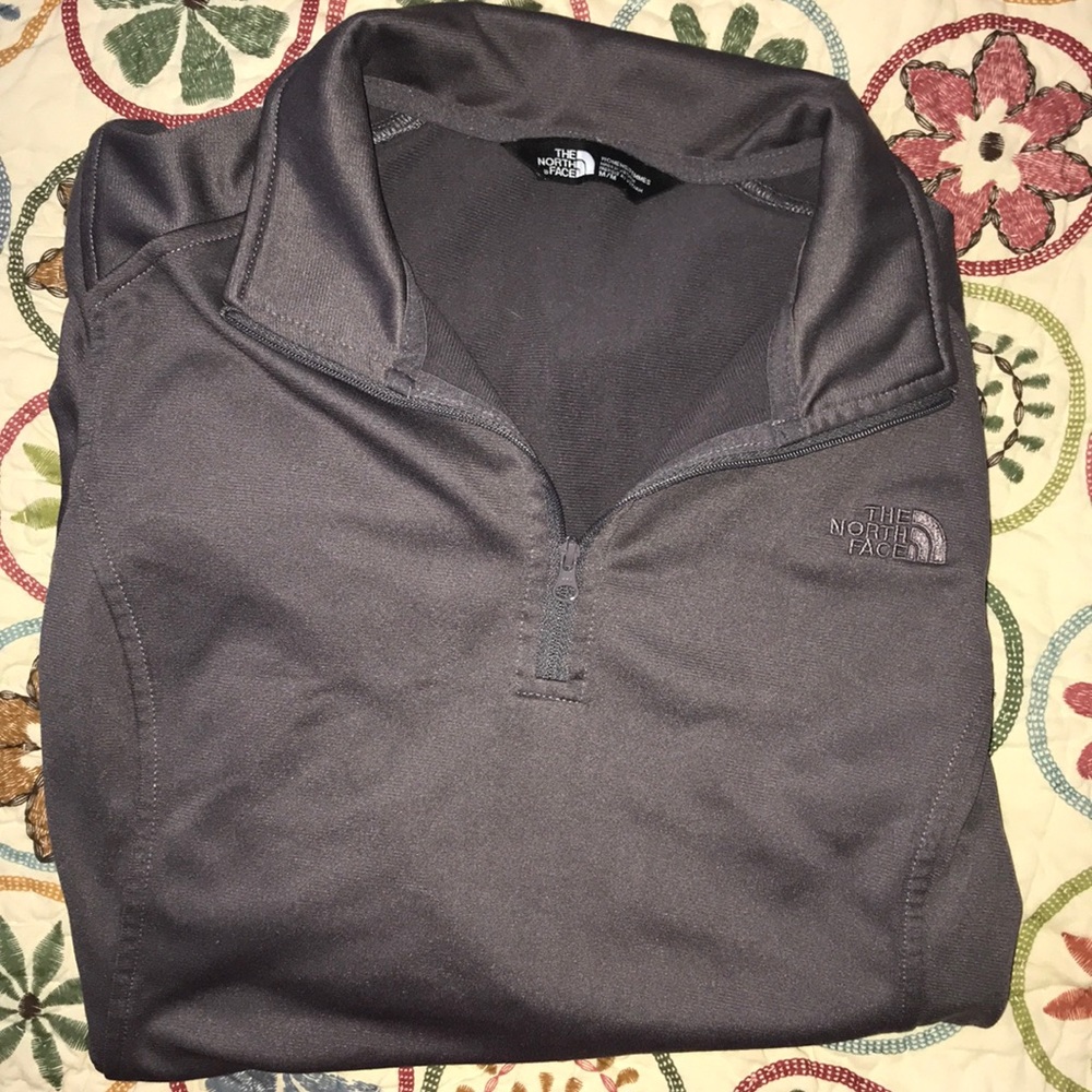 North face quart zip NEVER WORN!